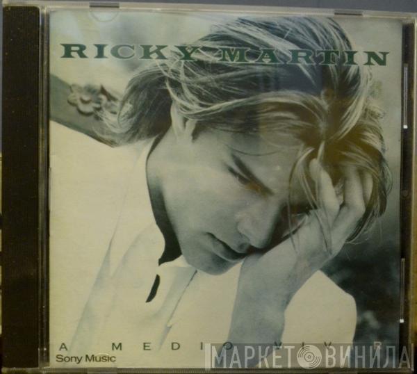  Ricky Martin  - A Medio Vivir