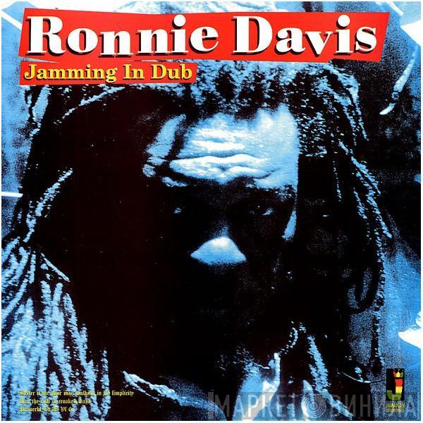 Ronnie Davis - Jamming In Dub