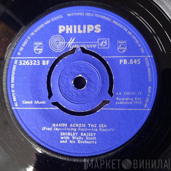  Shirley Bassey  - Hands Across The Sea