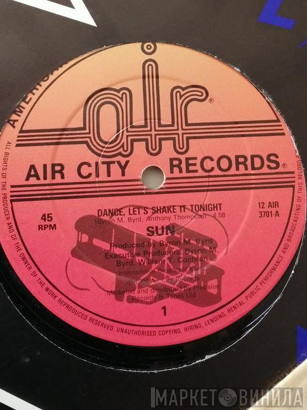 Sun  - Dance, Let's Shake It Tonight / Reggae Man