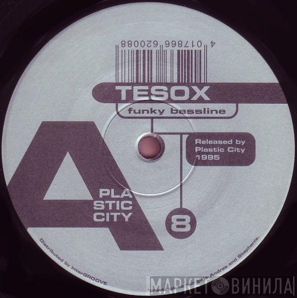  Tesox  - Funky Bassline (Remix)