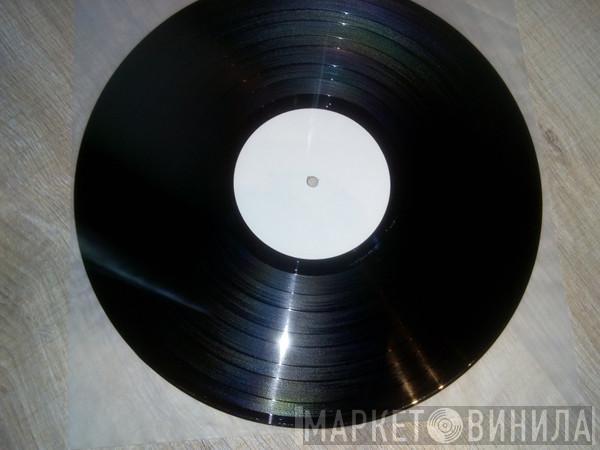  The Smiths  - The World Won't Listen
