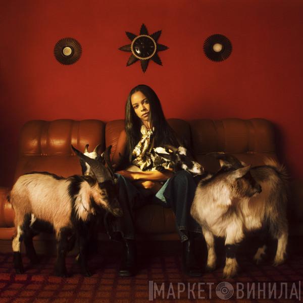 Tsha - Capricorn Sun