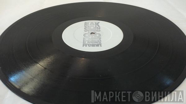 Uschi Classen, Femi B, E-Mix - War