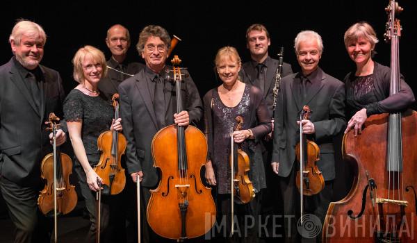 Academy Of St. Martin-in-the-Fields Chamber Ensemble - Винил CD и Кассеты Academy Of St. Martin-in-the-Fields Chamber Ensemble на сайте МаркетВинила