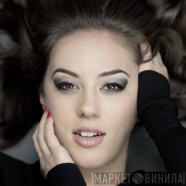 Adina Butar - Винил CD и Кассеты Adina Butar на сайте МаркетВинила