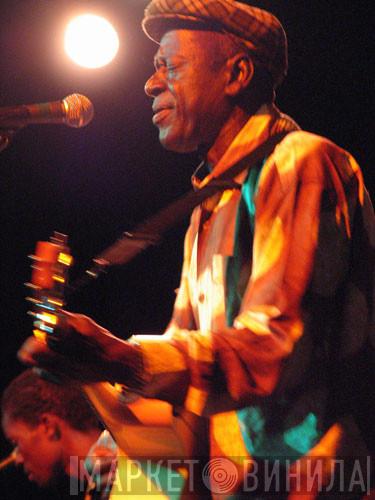 Boubacar Traoré - Винил CD и Кассеты Boubacar Traoré на сайте МаркетВинила