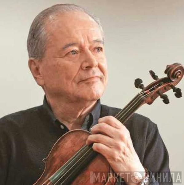 Carlos Villa 