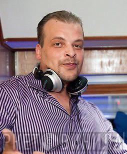 DJ Enis - Винил CD и Кассеты DJ Enis на сайте МаркетВинила