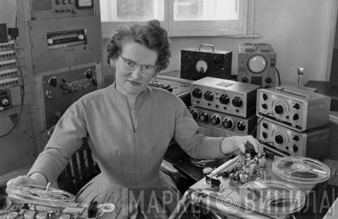 Daphne Oram - Винил CD и Кассеты Daphne Oram на сайте МаркетВинила