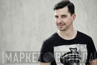 Jono Fernandez