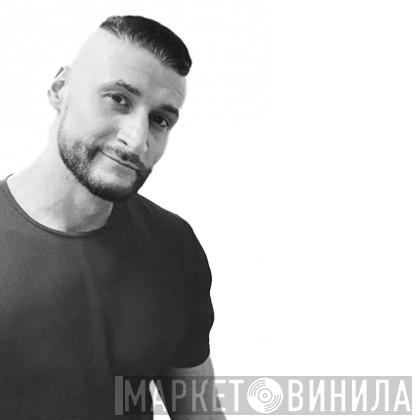 Kissy Sell Out - Винил CD и Кассеты Kissy Sell Out на сайте МаркетВинила