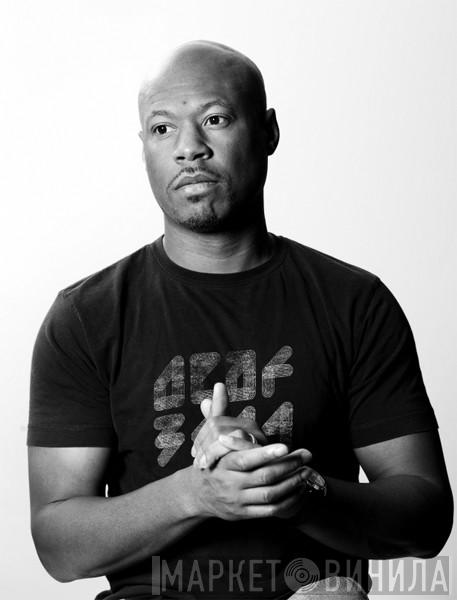 Robert Hood - Винил CD и Кассеты Robert Hood на сайте МаркетВинила