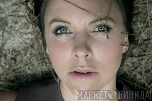 Sarah Neufeld - Винил CD и Кассеты Sarah Neufeld на сайте МаркетВинила