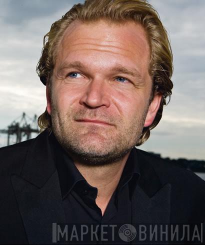 Sebastian Knauer