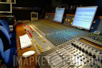 Blue Train's Recording Studio - Винил CD и Кассеты лейбла Blue Train's Recording Studio на сайте МаркетВинила