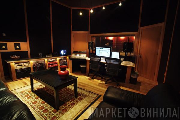Chapman Recording & Mastering - Винил CD и Кассеты лейбла Chapman Recording & Mastering на сайте МаркетВинила