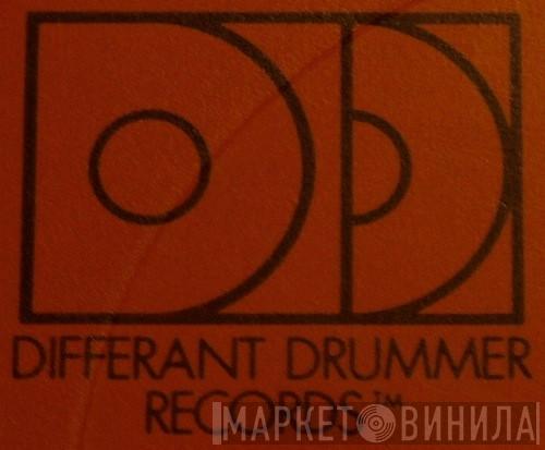 Differant Drummer Records - Винил CD и Кассеты лейбла Differant Drummer Records на сайте МаркетВинила