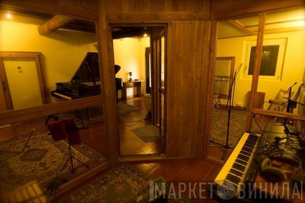 Digitube Studio - Винил CD и Кассеты лейбла Digitube Studio на сайте МаркетВинила